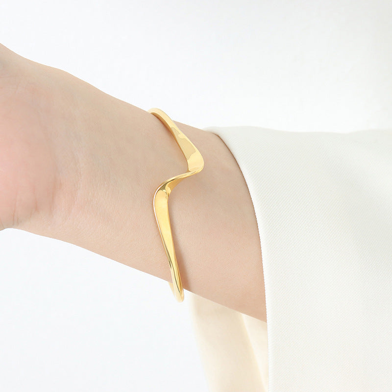 Graceful And Fashionable Simple Bracelet Sneaky Design Twist Opening Niche Girl Graceful Geometric Bracelet Brass Material
