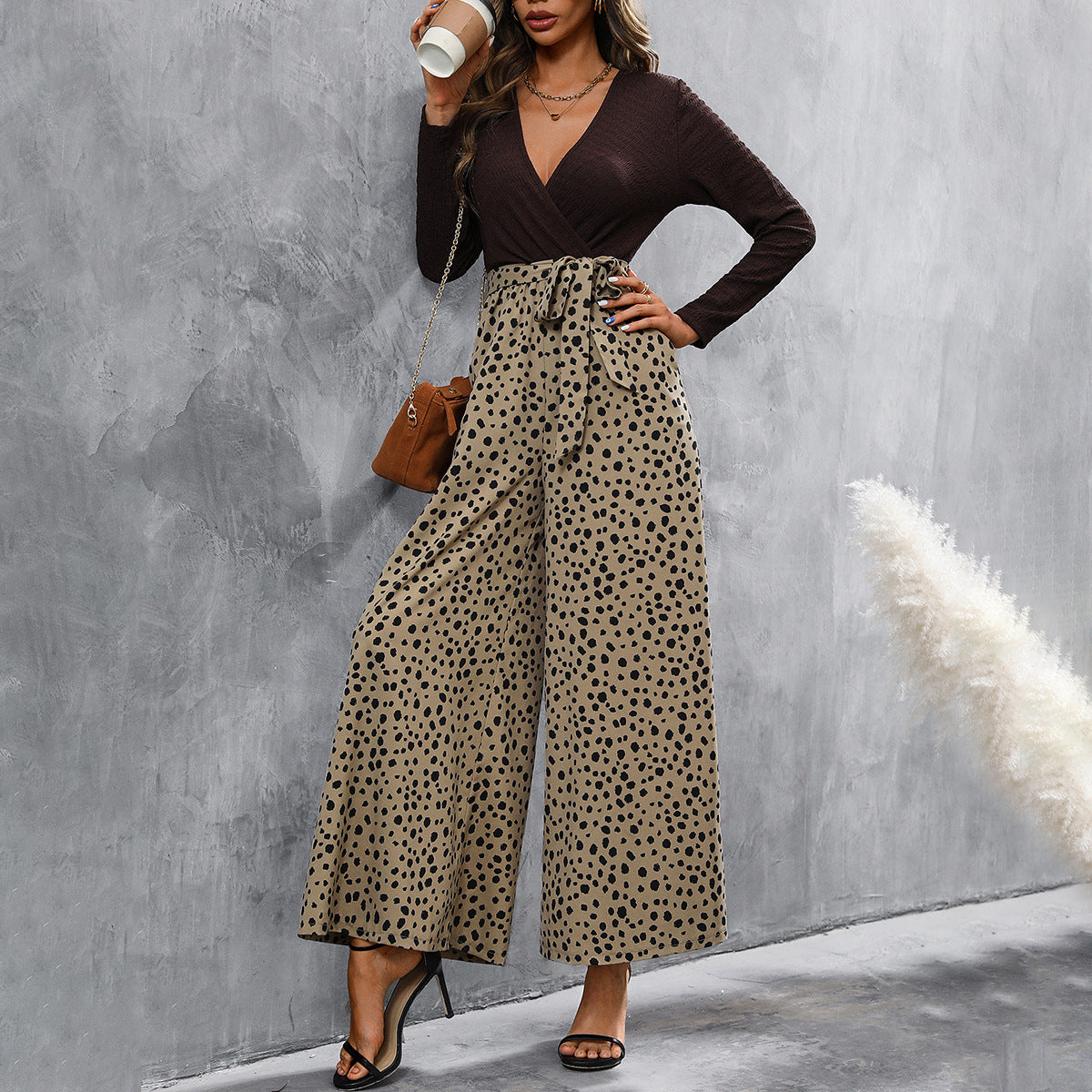 Elegant Women's One-piece Elegant Long-sleeved V-neck Top Wide-leg Pants