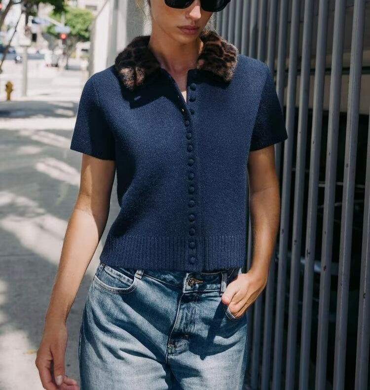 Women Animal Print Neckline Knitted Coat