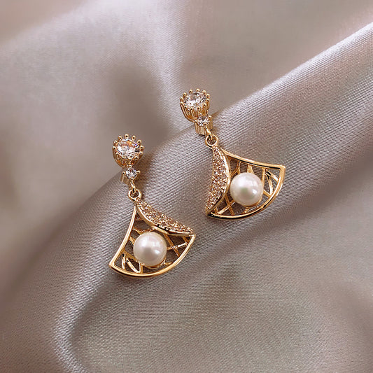 Sterling Silver Needle Pearl Diamond Studded Hollow Scallop Earrings All-matching Graceful