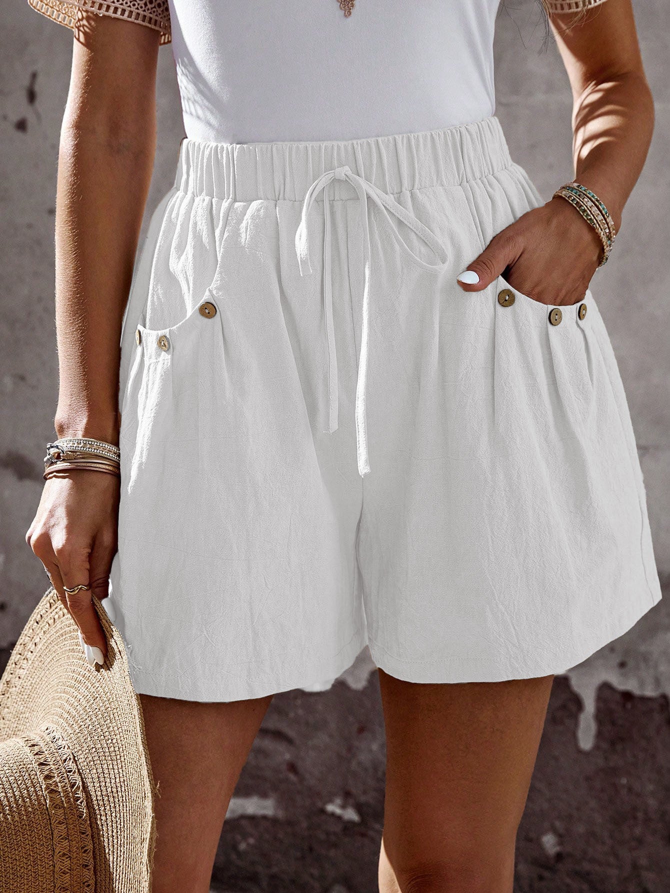 Women's Casual Loose Shorts With Pockets And Fake Drawstring